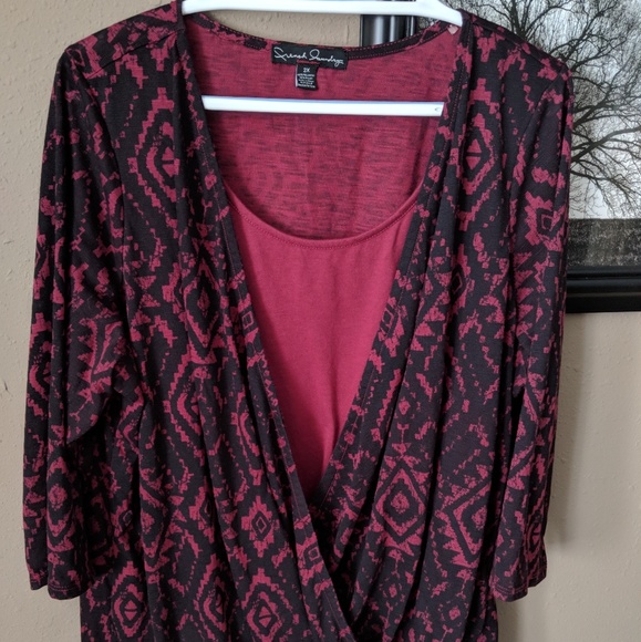 💖💗Classy plus size blouse💗💖 - Picture 1 of 6